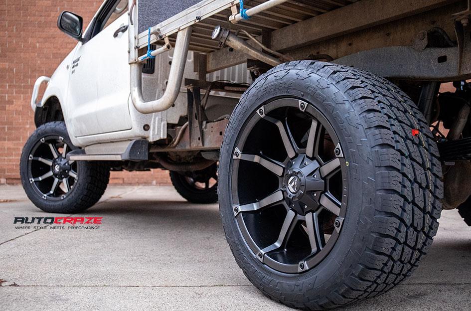 TOYOTA HILUX N70 4WD COUPLER BLACK MACHINED WITH DARK TINT